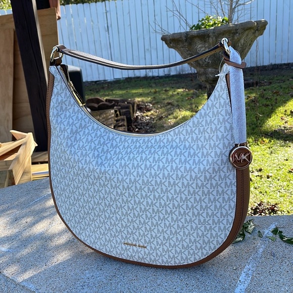 Michael Kors Large Hobo Bag - Picture 2 of 9